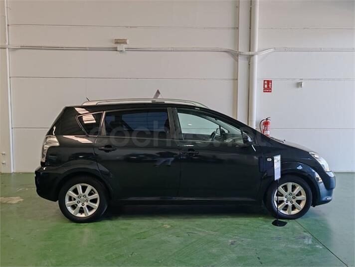 TOYOTA Corolla Verso 2.2 D4D Luna